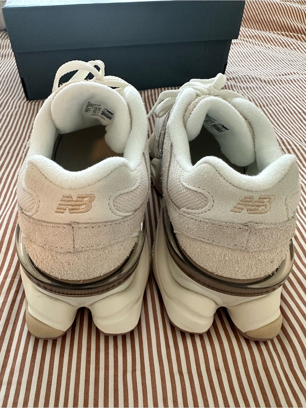New Balance 9060 Beige White Sneakers - Picture 4 of 10